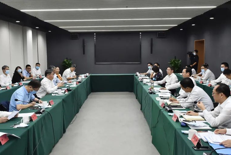 寧高寧董事長、李凡榮總經理一行赴雄安新區調研并與雄安新區黨工委書記、管委會主任張國華舉行工作會談