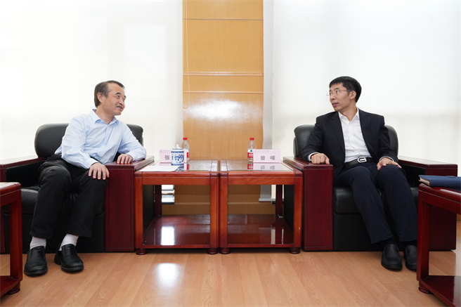 張方副總經理會見清華大學副校長曾嶸并出席清華化工論壇