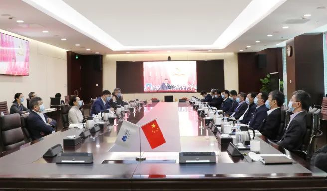 中國中化干部員工認真收聽收看黨的二十大開幕盛況