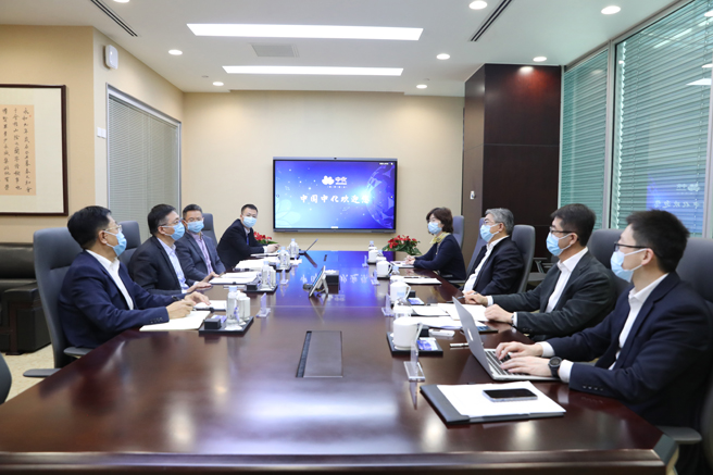 李慶會見中國大連高級經理學院黨委書記邱寶林