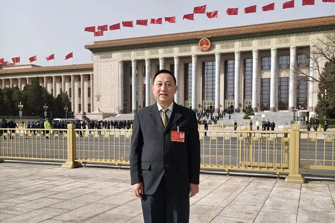 全國人大代表、益陽橡機總工程師金進堯兩會建議取消天然橡膠進口關稅